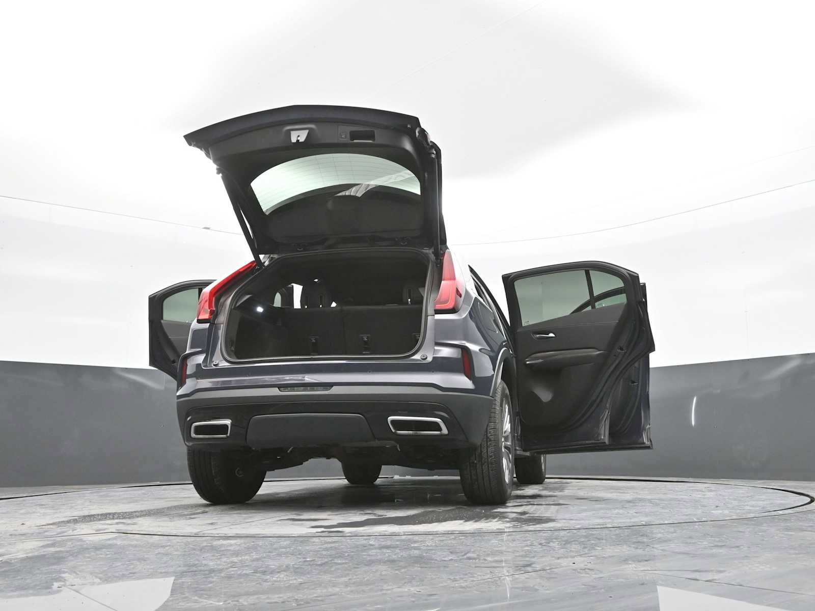 Used 2024 Cadillac XT4 Premium Luxury image 51