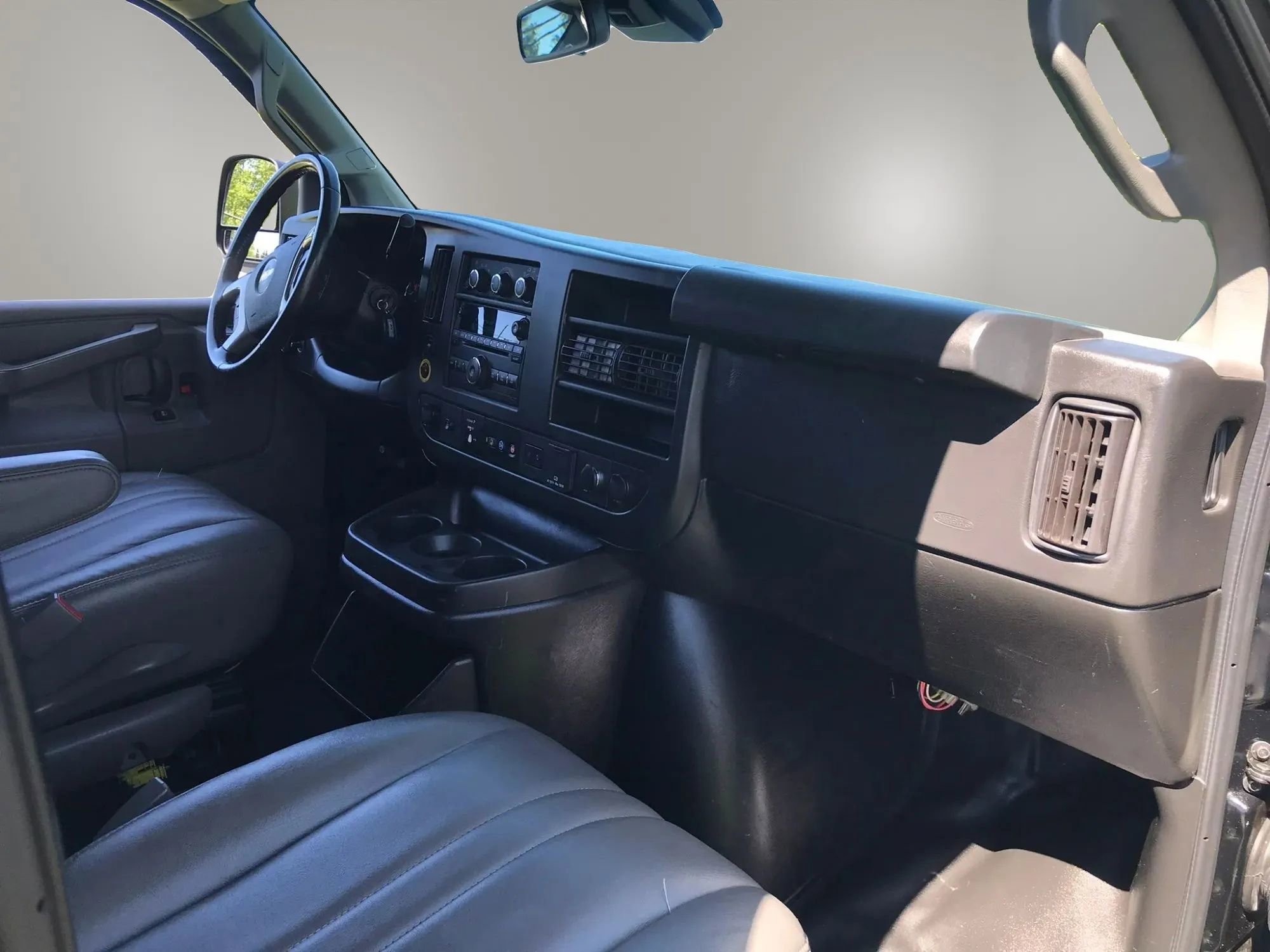Used 2019 Chevrolet Express 2500 w/ Driver Convenience Package RWD image 34