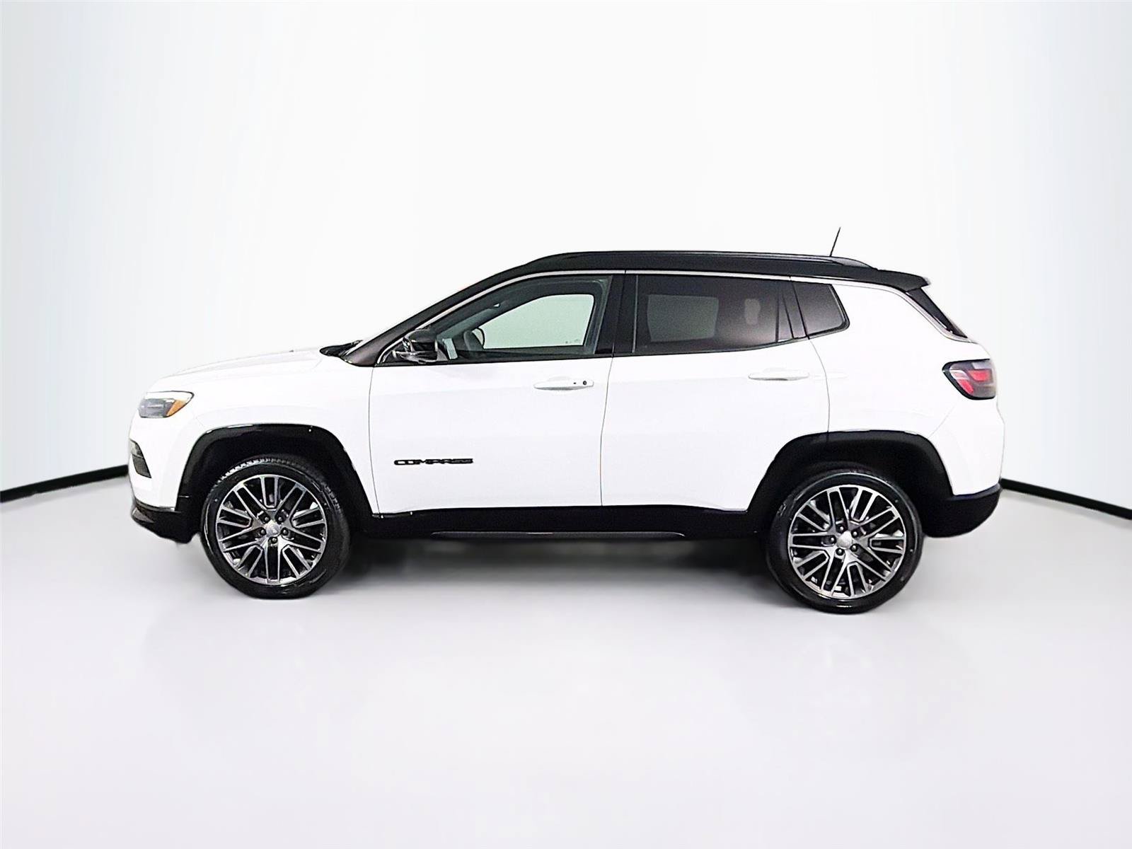 Used 2023 Jeep Compass Limited w/ Elite Group AWD/4WD image 8