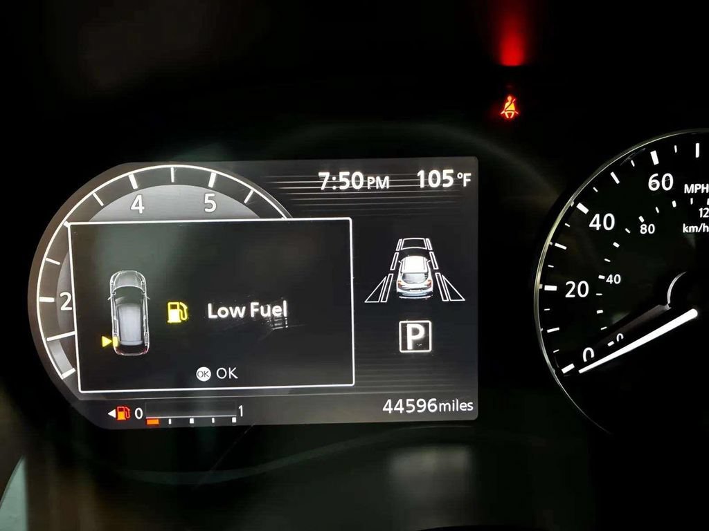 Used 2023 Nissan Kicks SR w/ SR Premium Package FWD image 16