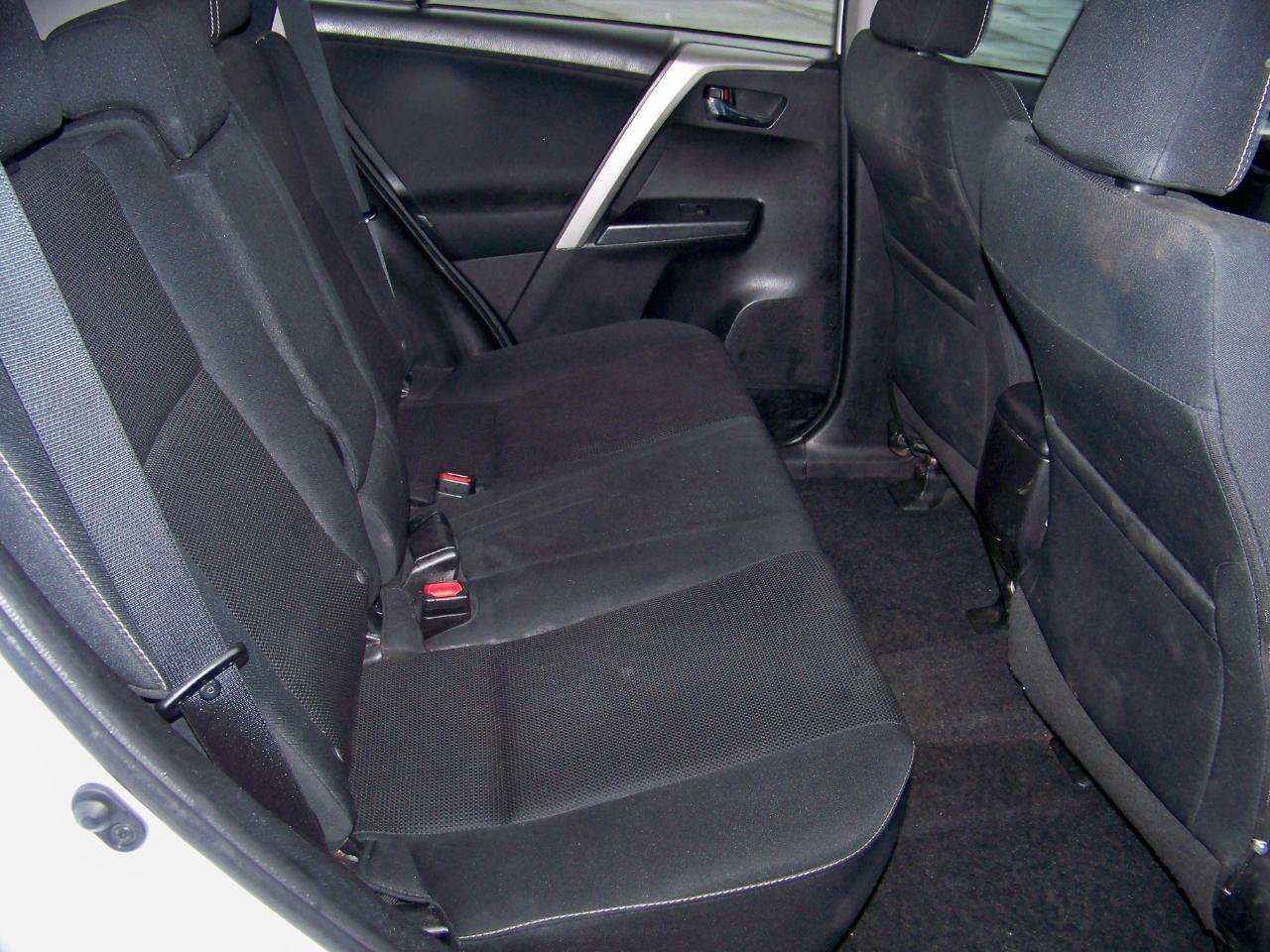 Used 2018 Toyota RAV4 XLE image 17