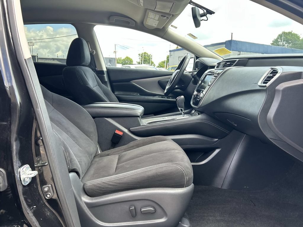 Used 2019 Nissan Murano SV AWD/4WD image 18