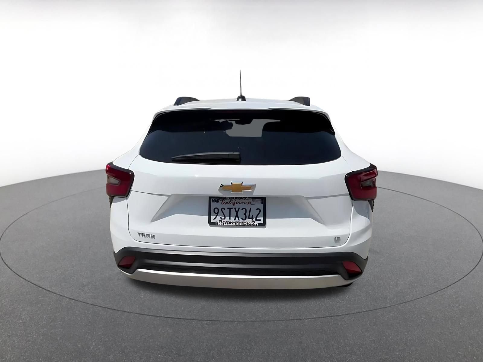 Used 2025 Chevrolet Trax LT w/ LT Convenience Package FWD image 12