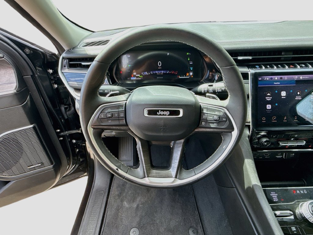 Used 2023 Jeep Grand Cherokee 4WD 4xe image 11