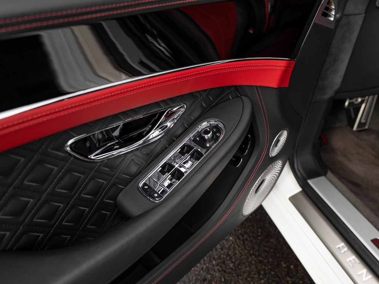 Used 2022 Bentley Continental GT image 32