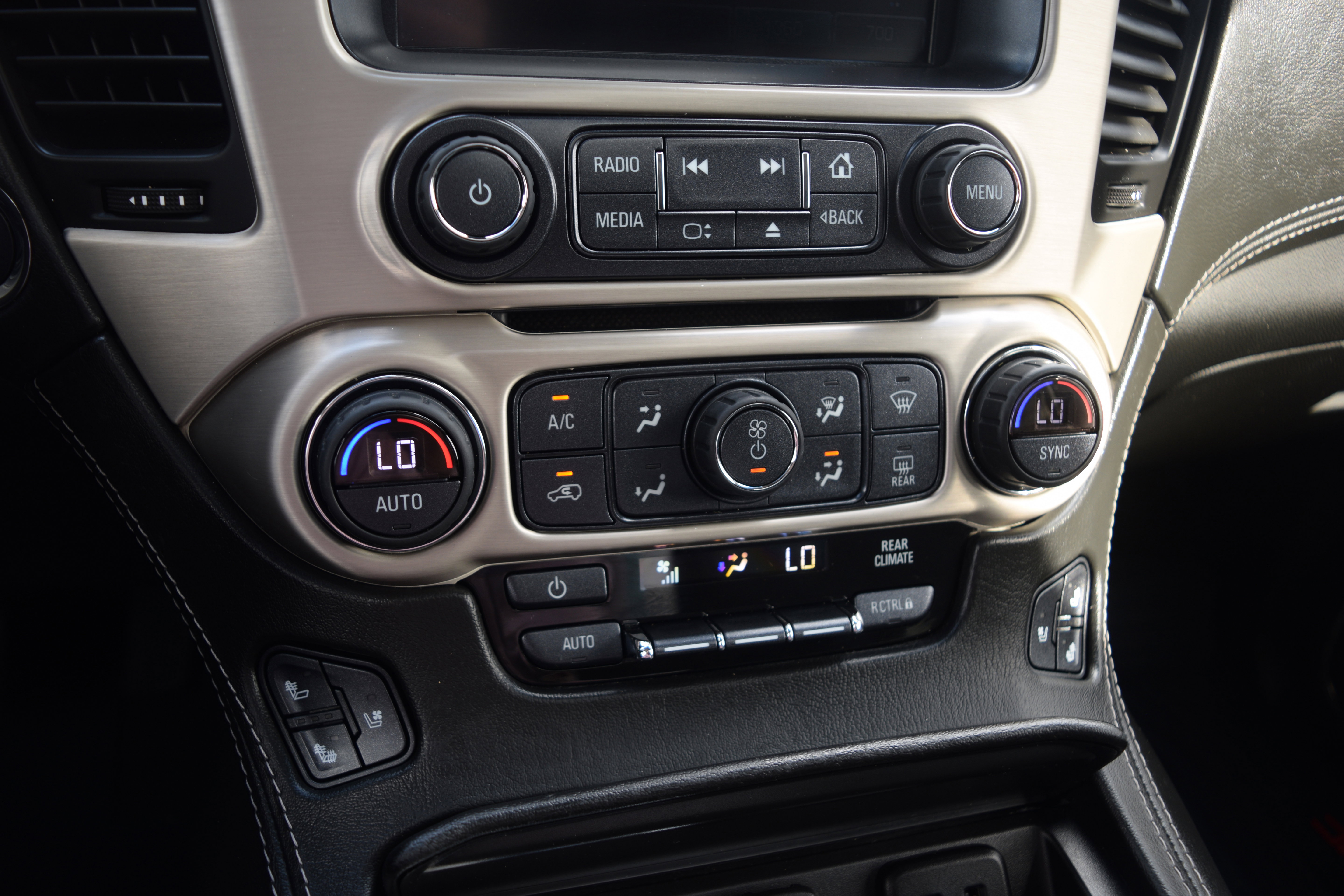 Used 2018 GMC Yukon Denali image 11