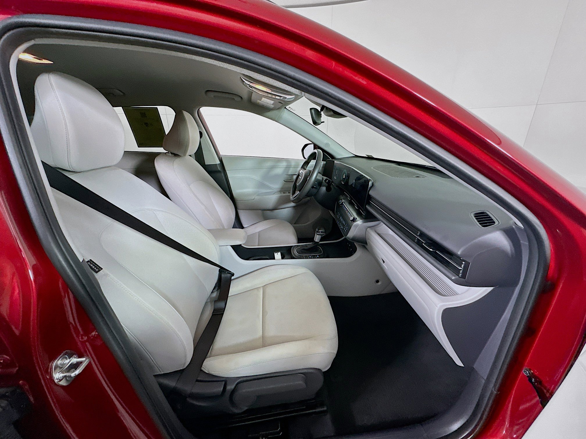 Used 2024 Hyundai Kona SEL image 32