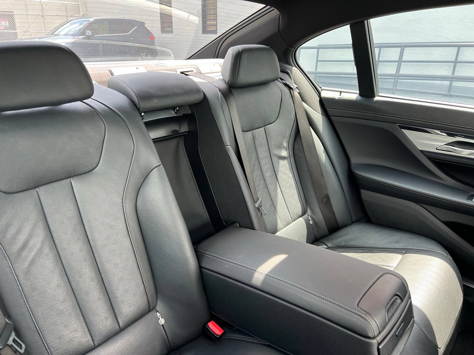 Used 2018 BMW 740e xDrive w/ M Sport Package AWD/4WD image 64