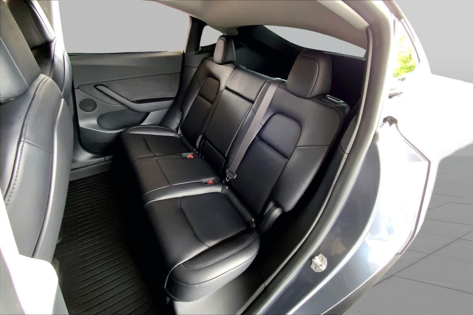 Used 2022 Tesla Model Y Performance AWD/4WD image 18