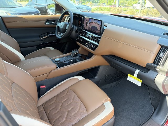 New 2026 Nissan Pathfinder Platinum AWD/4WD image 15