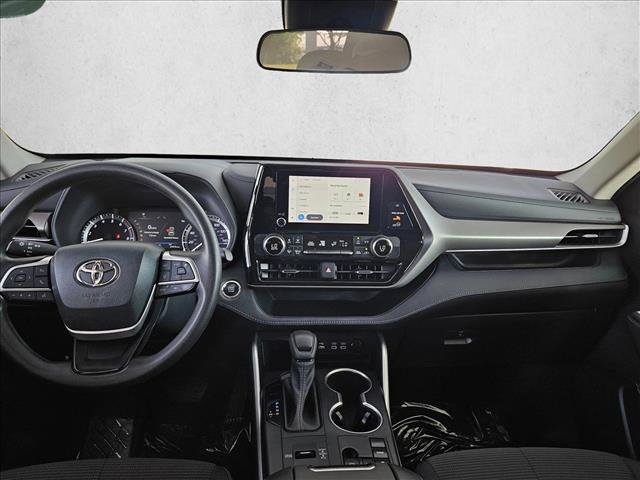Used 2023 Toyota Highlander L FWD image 14