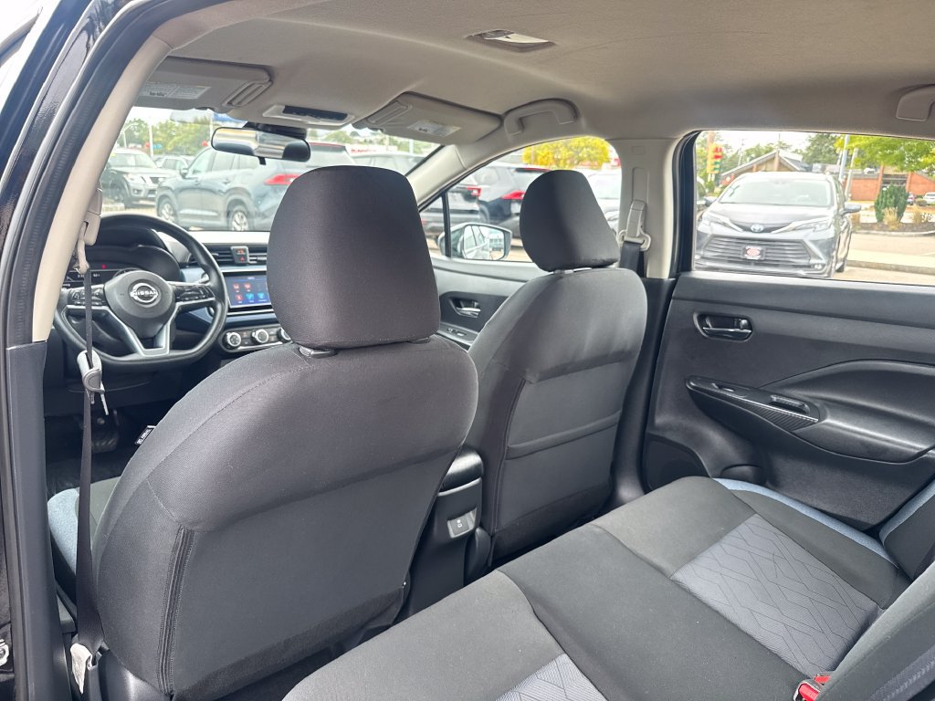 Used 2025 Nissan Versa SV FWD image 33