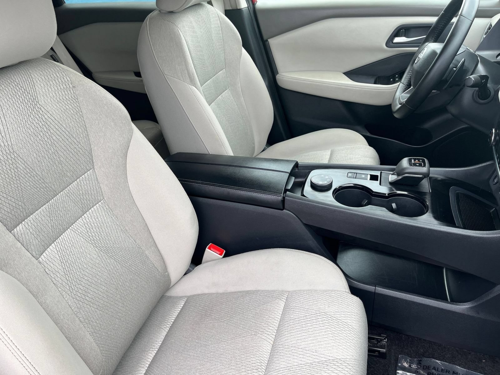 Used 2025 Nissan Rogue SV AWD/4WD image 41