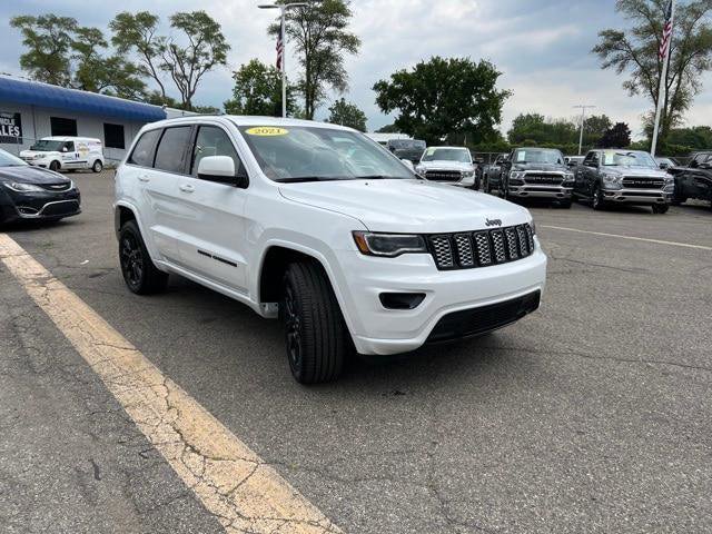 Certified 2021 Jeep Grand Cherokee Laredo X image 2