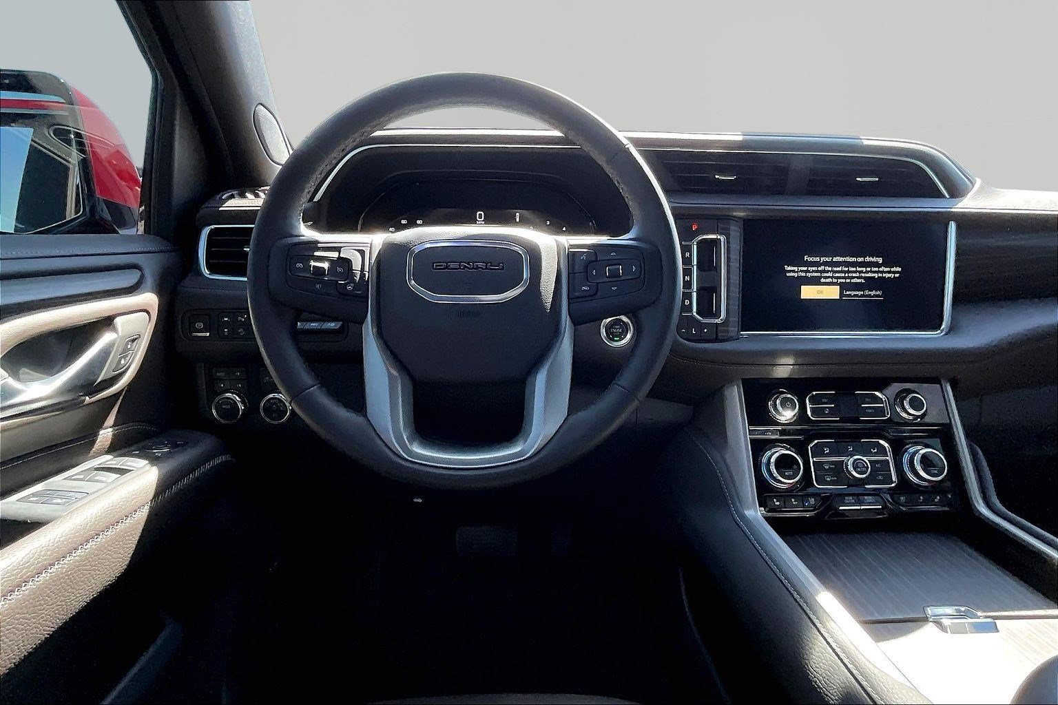 Used 2024 GMC Yukon Denali AWD/4WD image 8