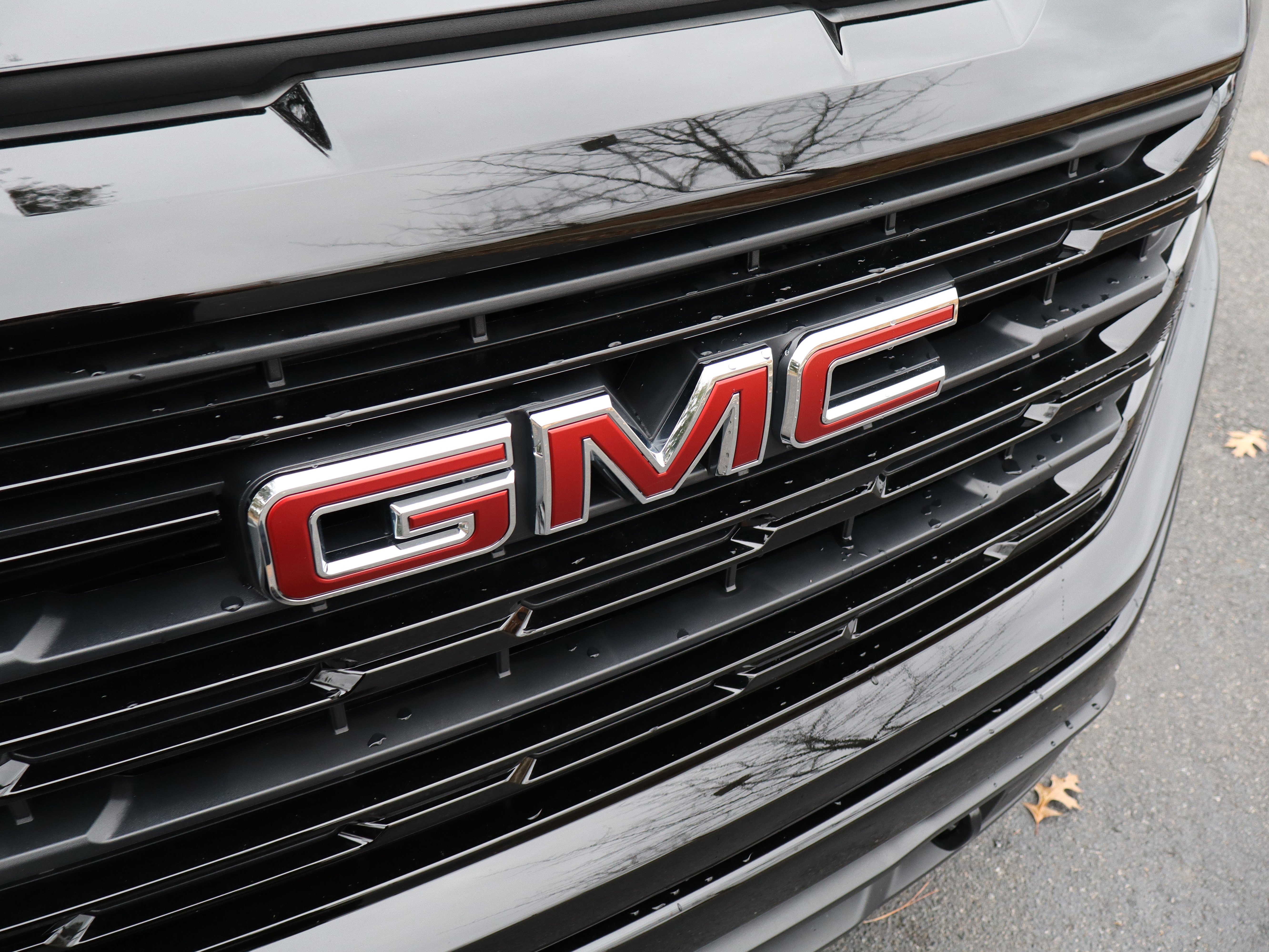 Used 2026 GMC Sierra 1500 Elevation image 40