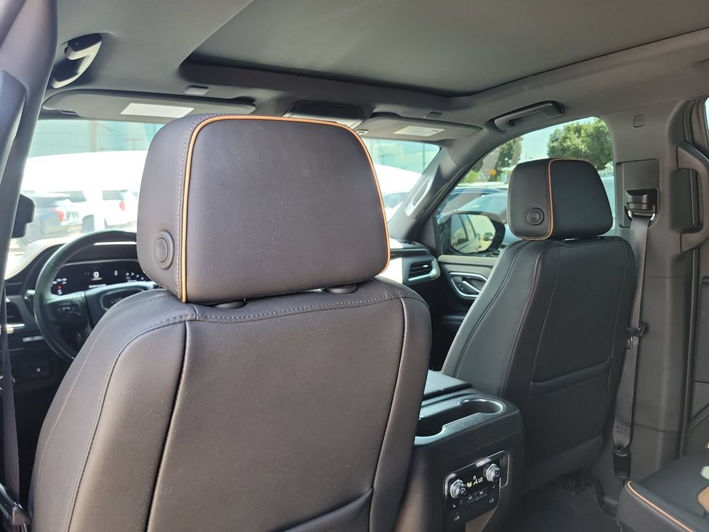 Used 2024 GMC Yukon AT4 w/ AT4 Premium Plus Package AWD/4WD image 15