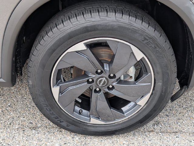 Used 2024 Nissan Rogue SV FWD image 10