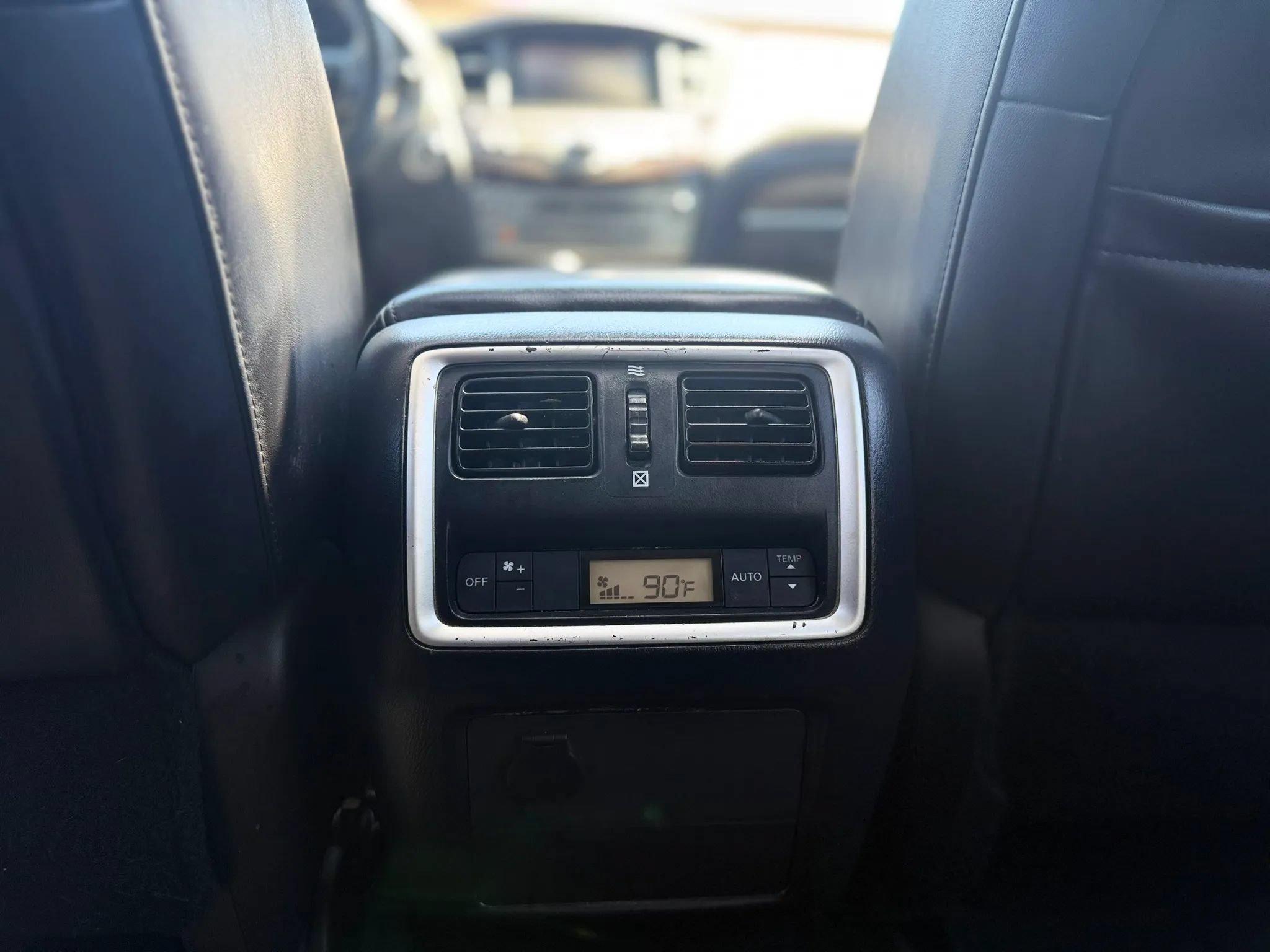 Used 2014 INFINITI QX60 Luxe w/ Premium Package AWD/4WD image 32