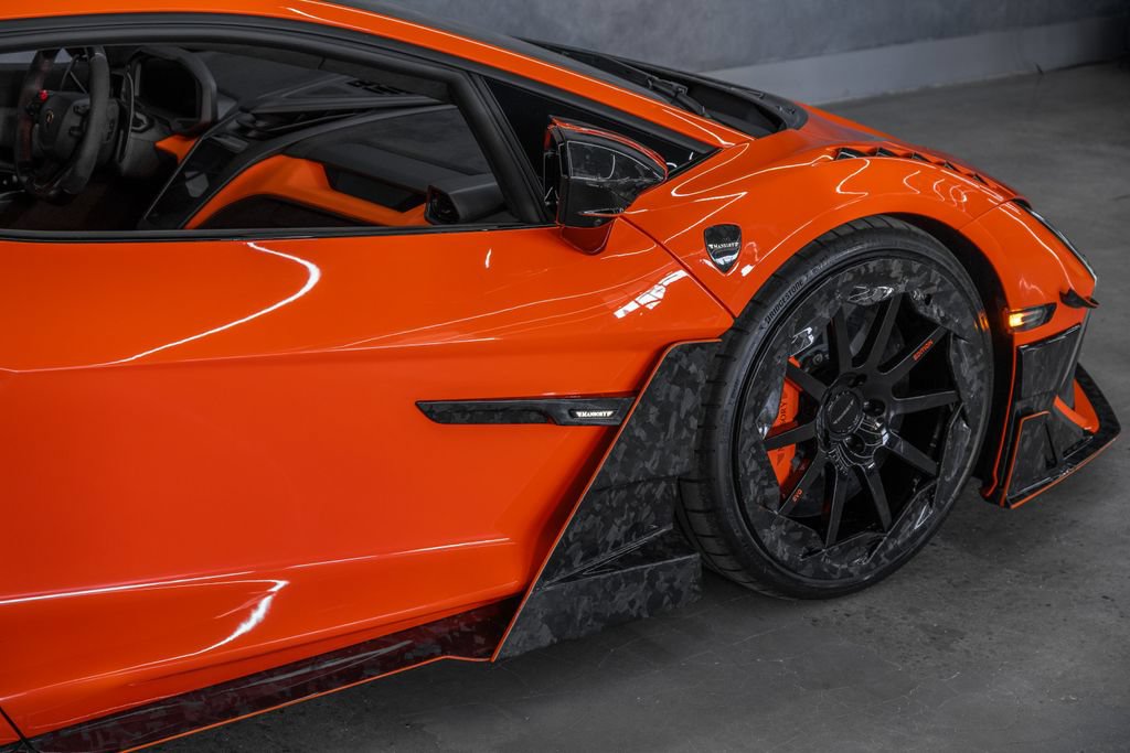 Used 2024 Lamborghini Revuelto AWD/4WD image 12