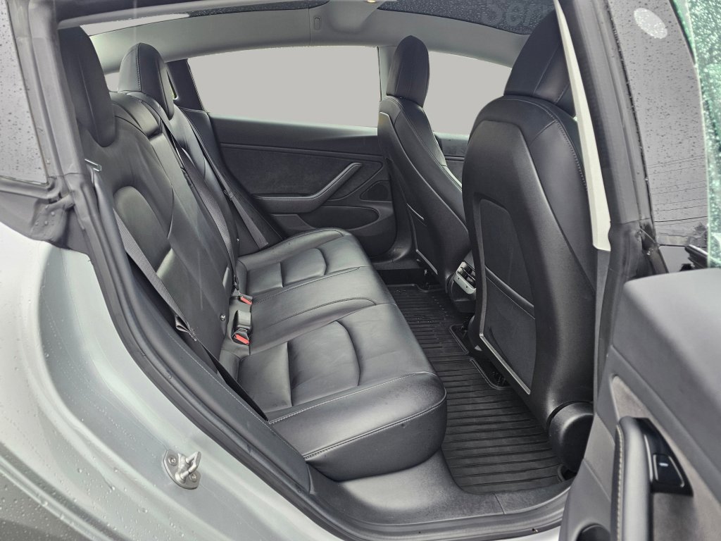 Used 2018 Tesla Model 3 Long Range RWD image 22