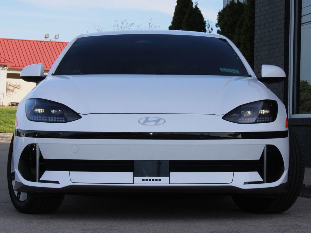 Used 2024 Hyundai Ioniq 6 SE image 2