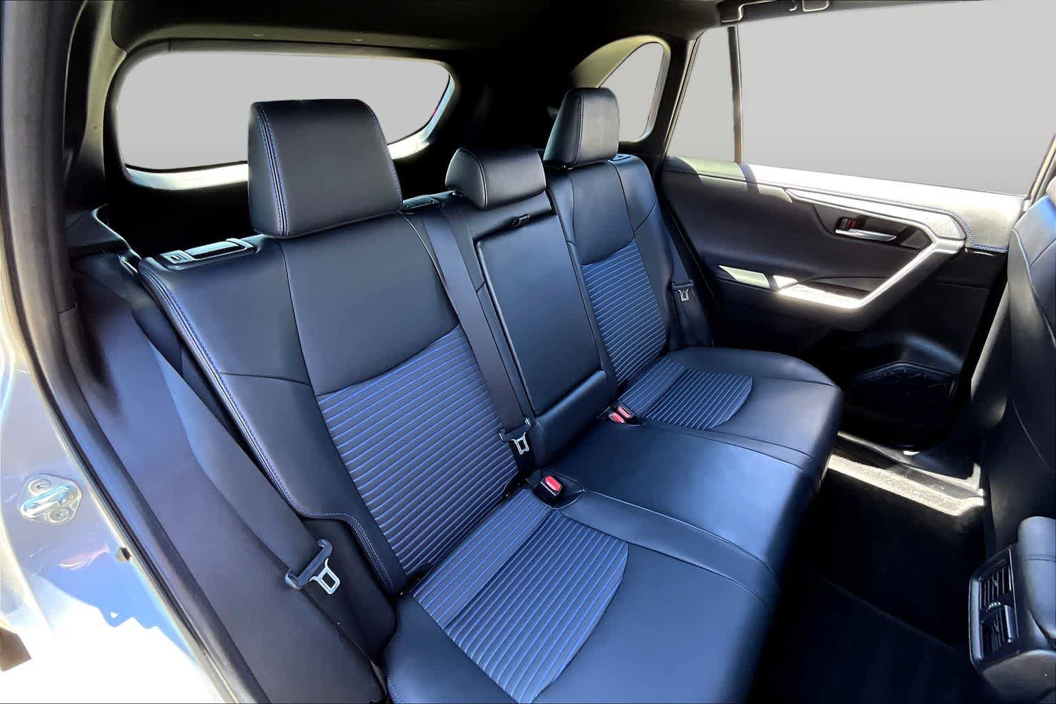 Used 2022 Toyota RAV4 XSE AWD/4WD image 18