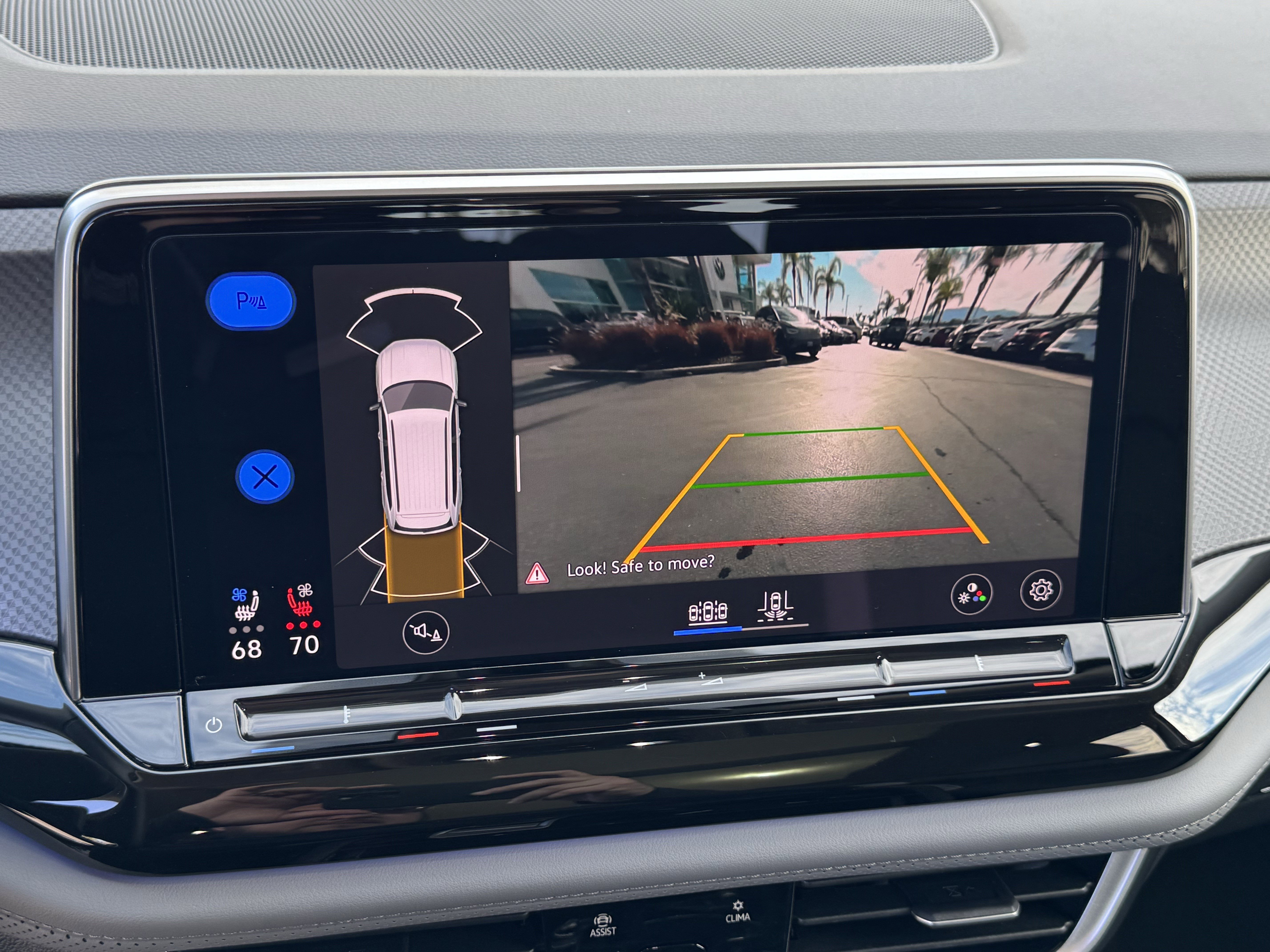 Certified 2025 Volkswagen Atlas Peak Edition SE image 28