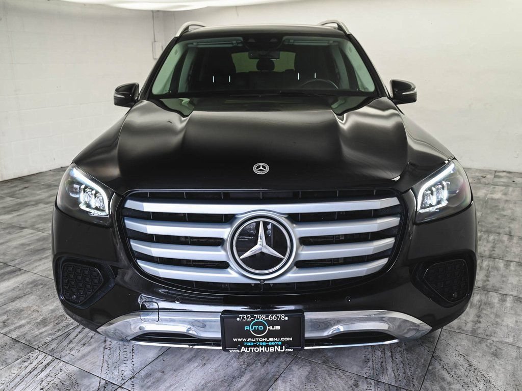 Used 2024 Mercedes-Benz GLS 450 4MATIC image 2