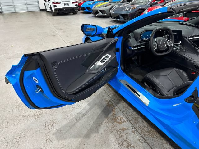 Used 2025 Chevrolet Corvette Stingray Convertible w/ 1LT RWD image 13