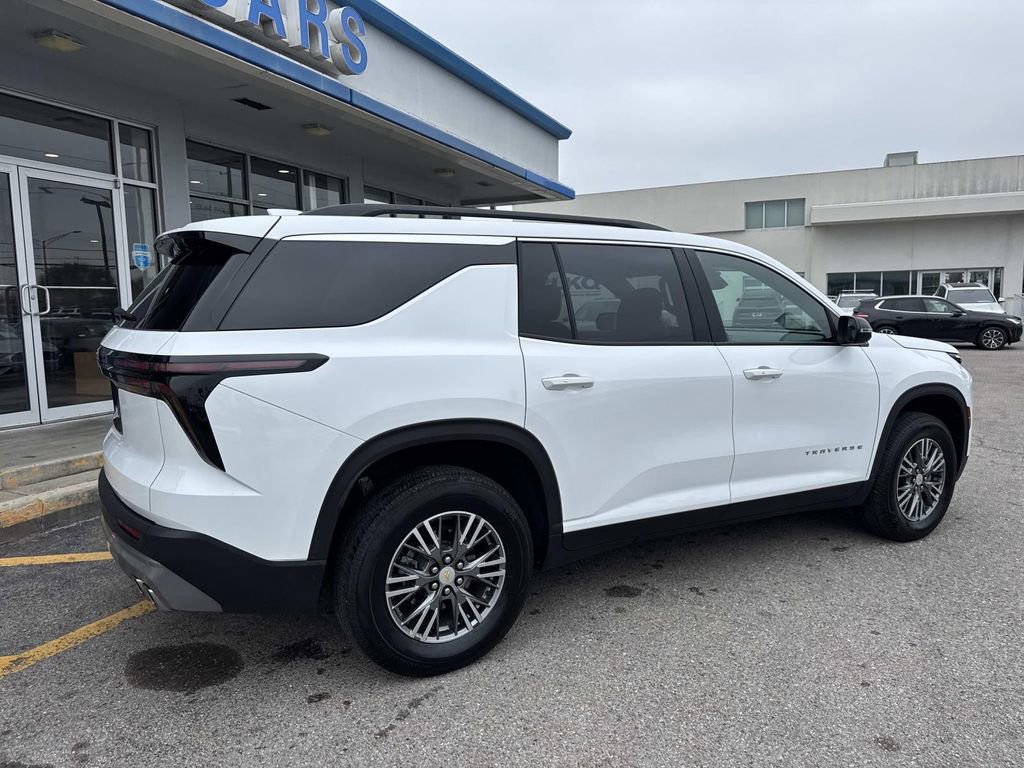 Certified 2025 Chevrolet Traverse LT image 8