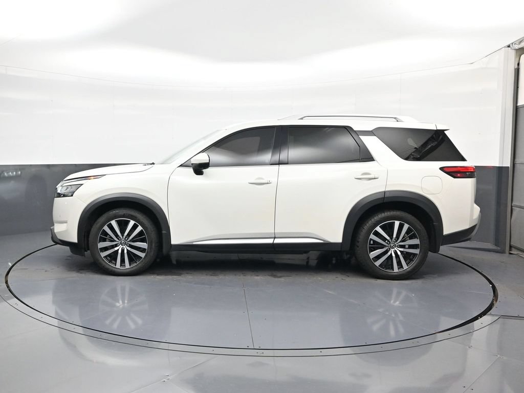 Certified 2023 Nissan Pathfinder Platinum FWD image 5