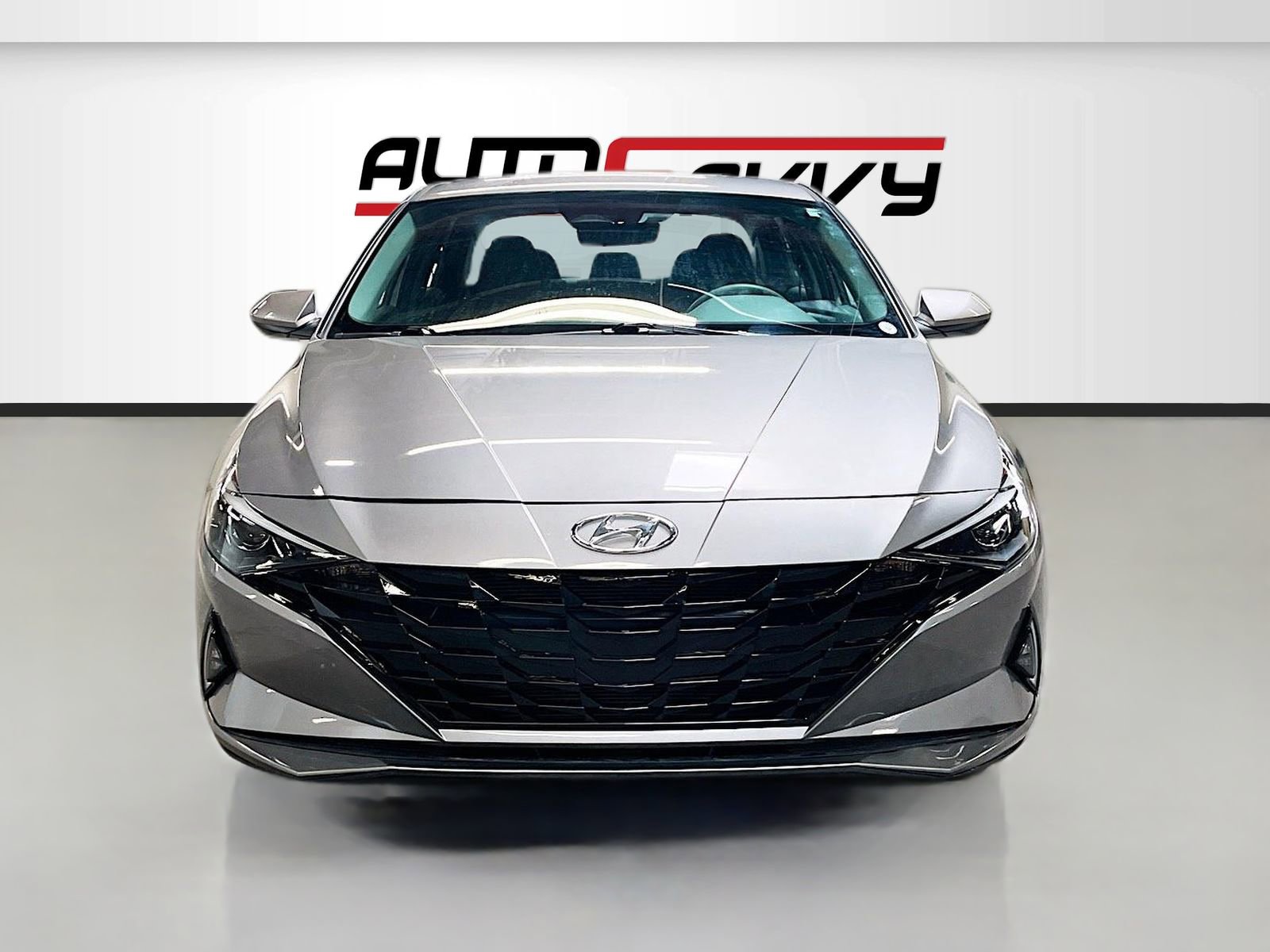 Used 2023 Hyundai Elantra SEL w/ Cargo Package FWD image 2