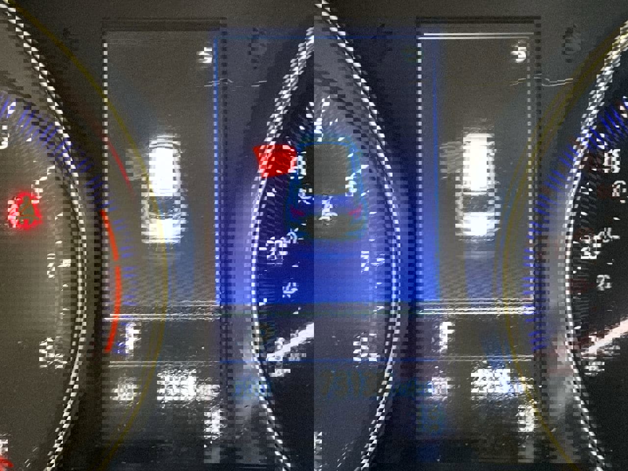 Used 2021 Toyota C-HR XLE FWD image 15