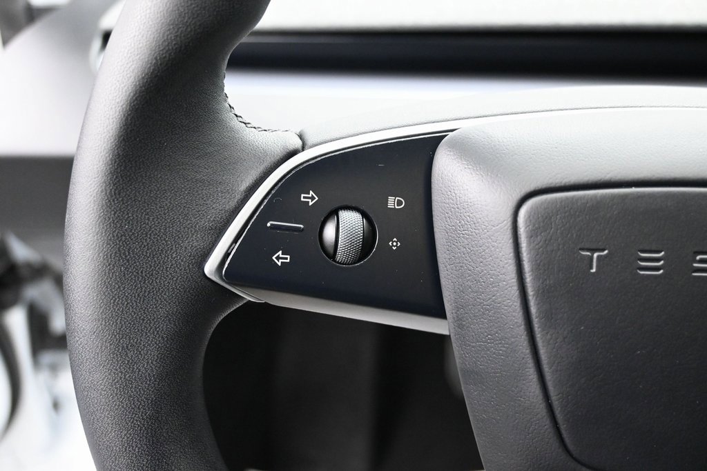 Used 2025 Tesla Model 3 Long Range image 39