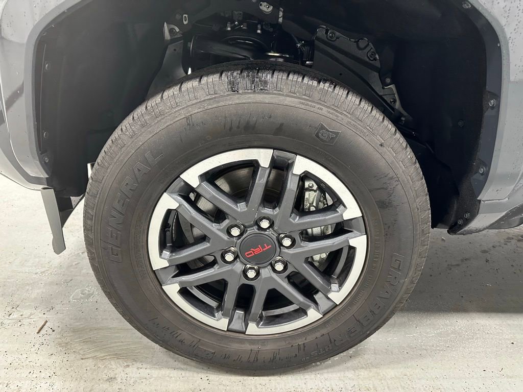 Used 2025 Toyota Tacoma TRD Sport AWD/4WD image 62