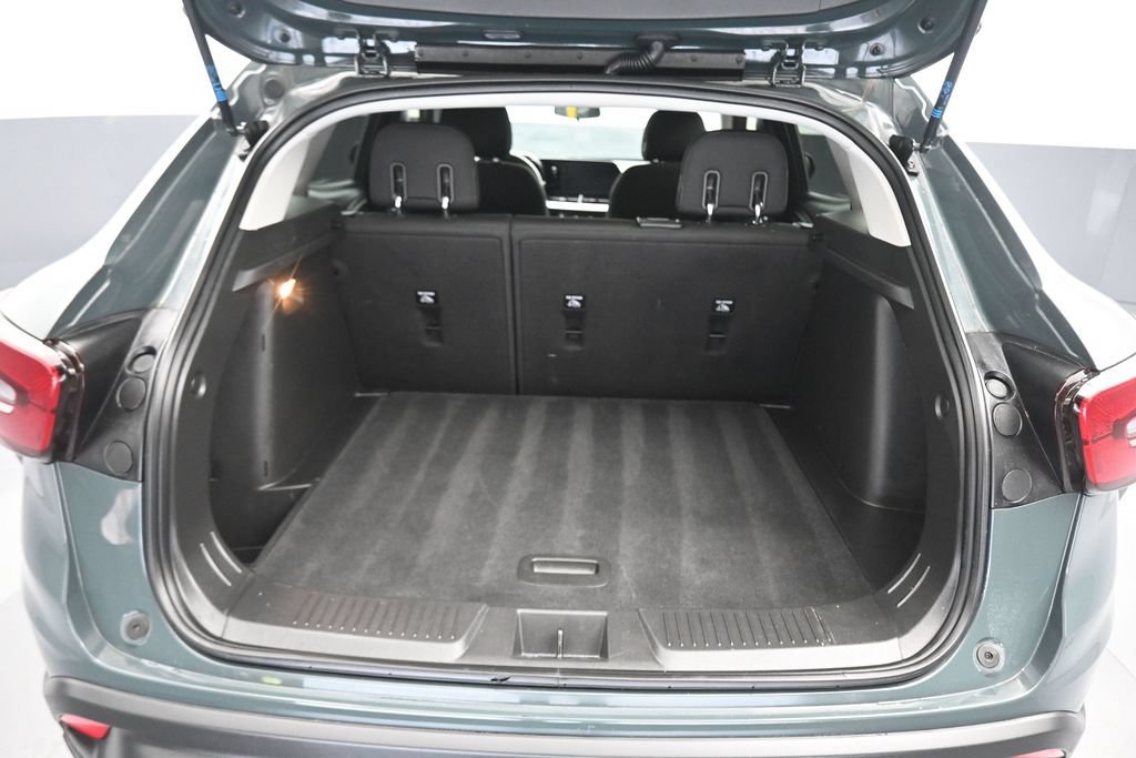 Used 2025 Chevrolet Trax LS FWD image 37