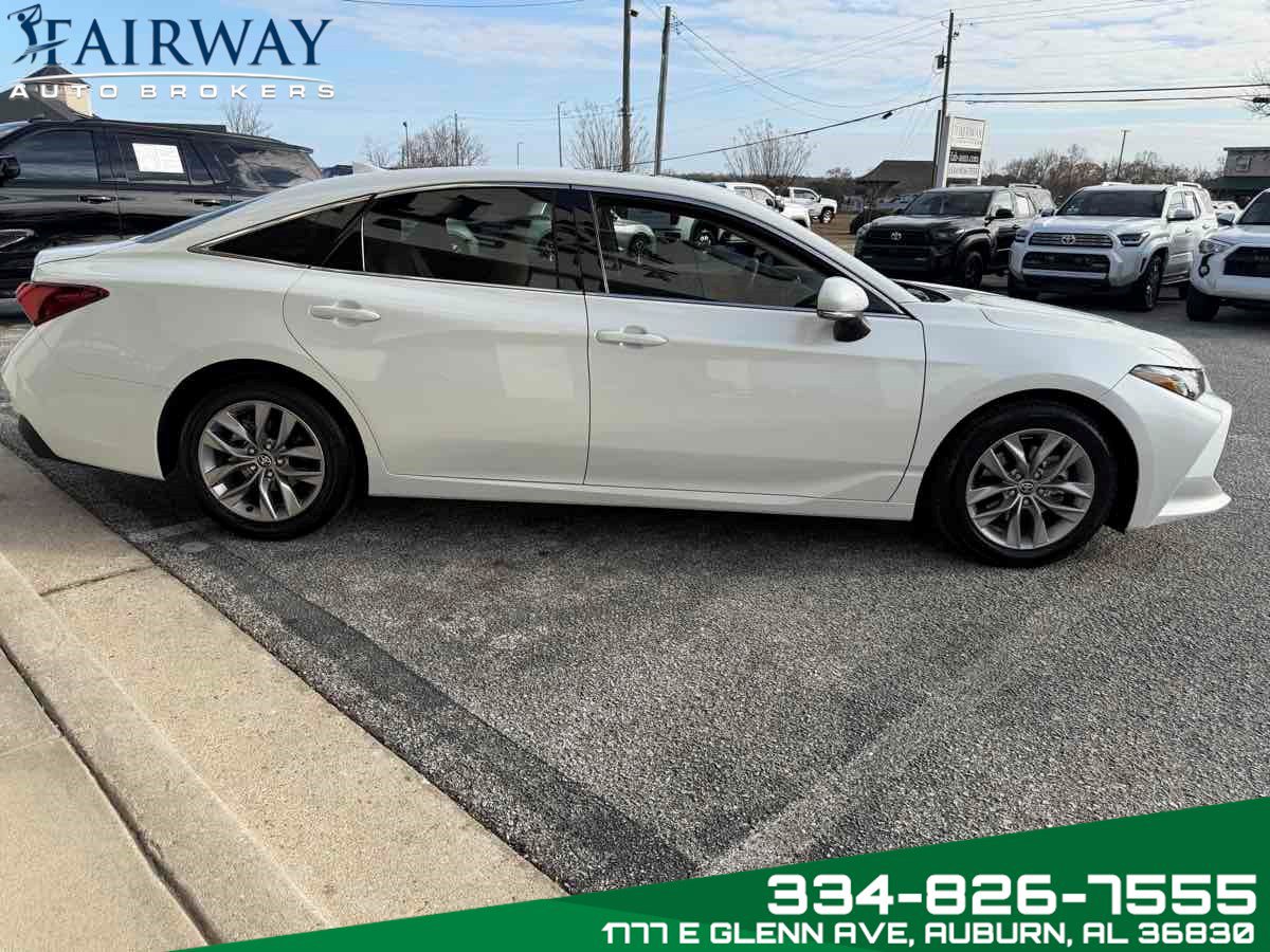 Used 2022 Toyota Avalon XLE image 7