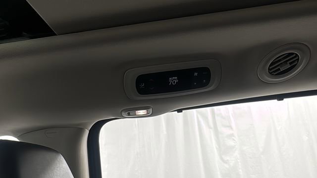 Used 2023 Chrysler Pacifica Limited image 41