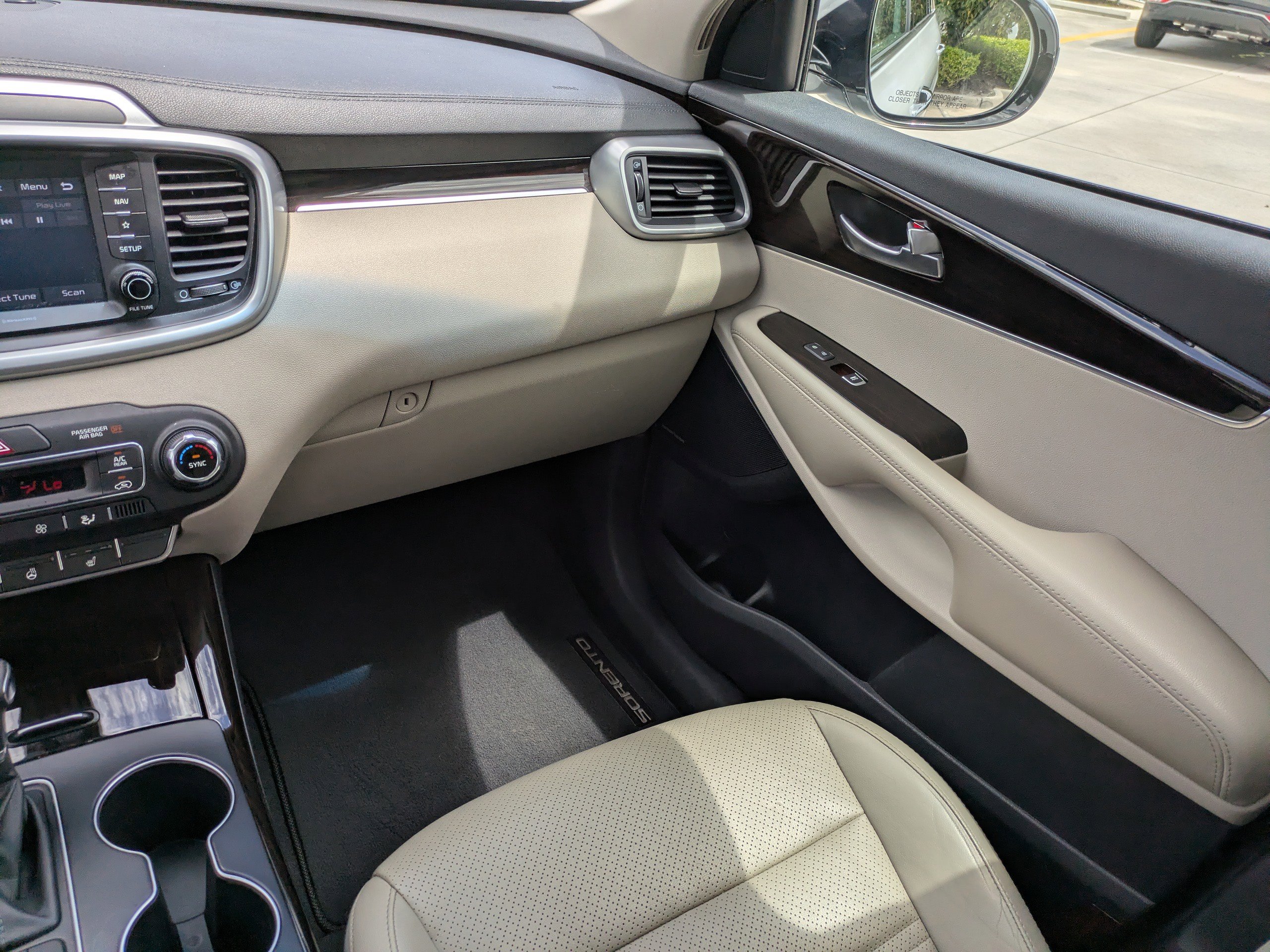 Used 2019 Kia Sorento EX w/ EX Touring Package image 17