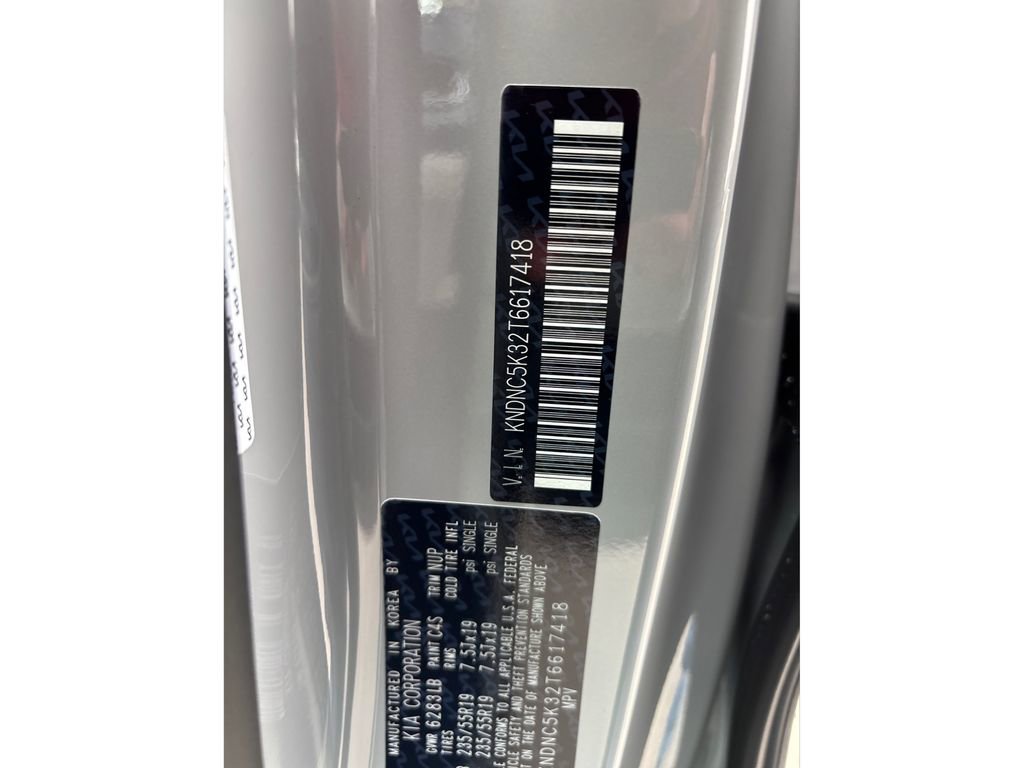 New 2026 Kia Carnival EX FWD image 17