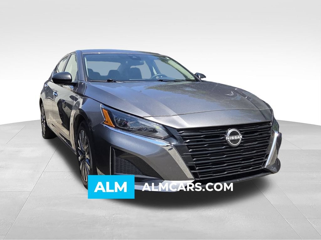 Used 2025 Nissan Altima 2.5 SV FWD image 1