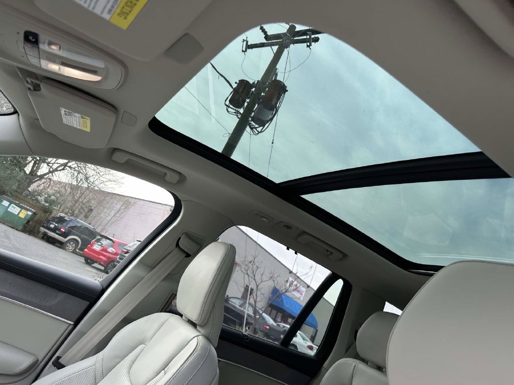 New 2026 Volvo XC90 B6 Ultra w/ Protection Package Premier AWD/4WD image 18