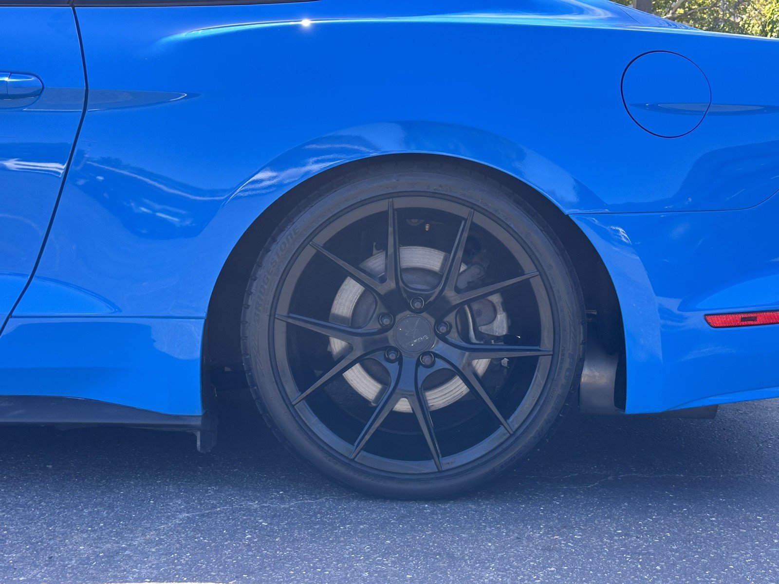 Used 2017 Ford Mustang GT RWD image 9