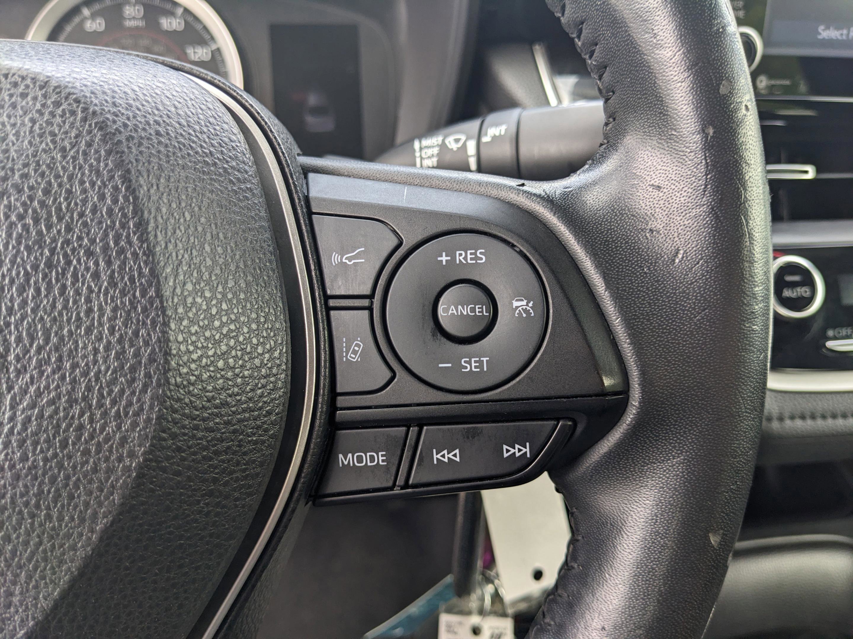 Used 2022 Toyota Corolla SE image 37