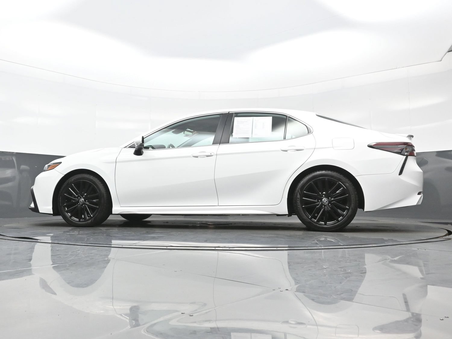 Used 2022 Toyota Camry SE AWD/4WD image 29