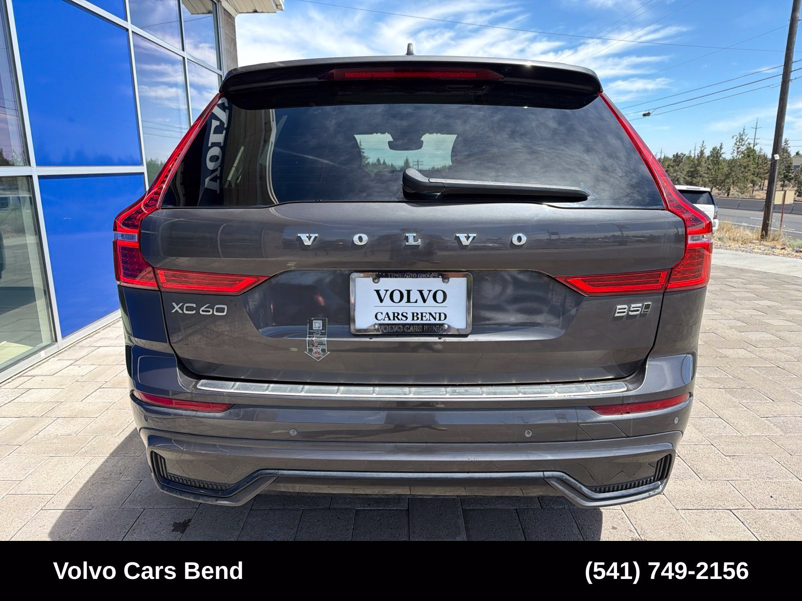 Used 2024 Volvo XC60 B5 Core w/ Protection Package Premier AWD/4WD image 6