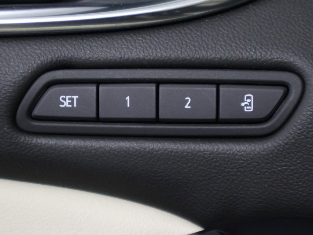 Used 2022 Buick Enclave Avenir w/ Avenir Technology Package image 45