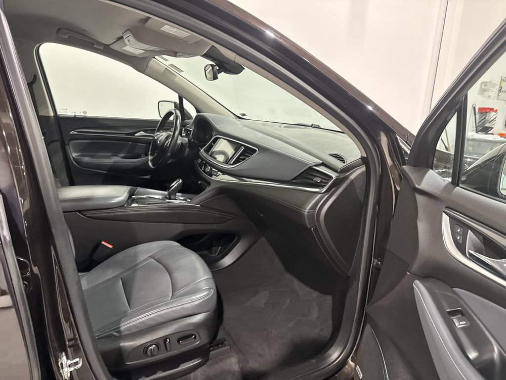 Used 2018 Buick Enclave Premium AWD/4WD image 23