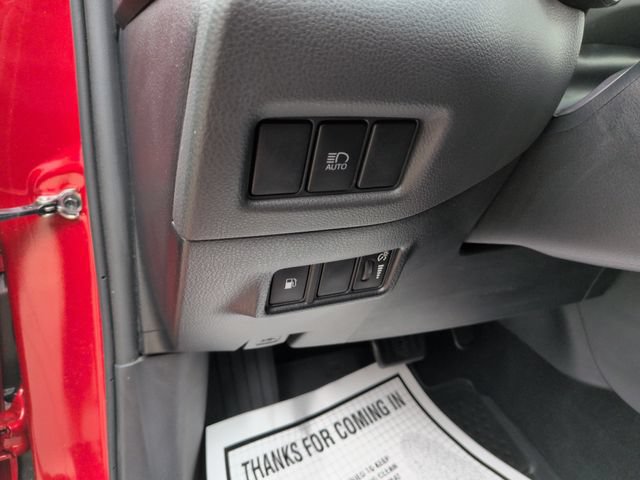 Used 2021 Toyota C-HR XLE FWD image 13